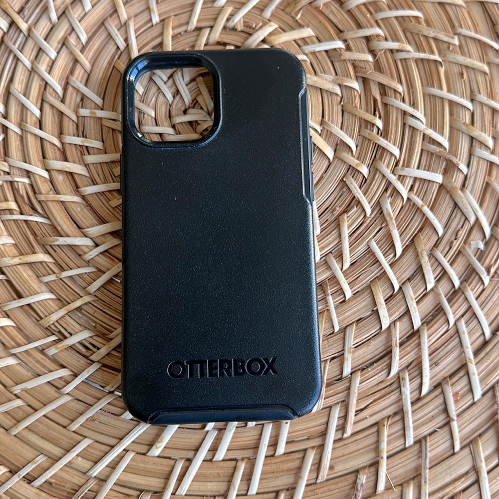 iPhone 13 mini / iPhone 12 mini otterbox like new